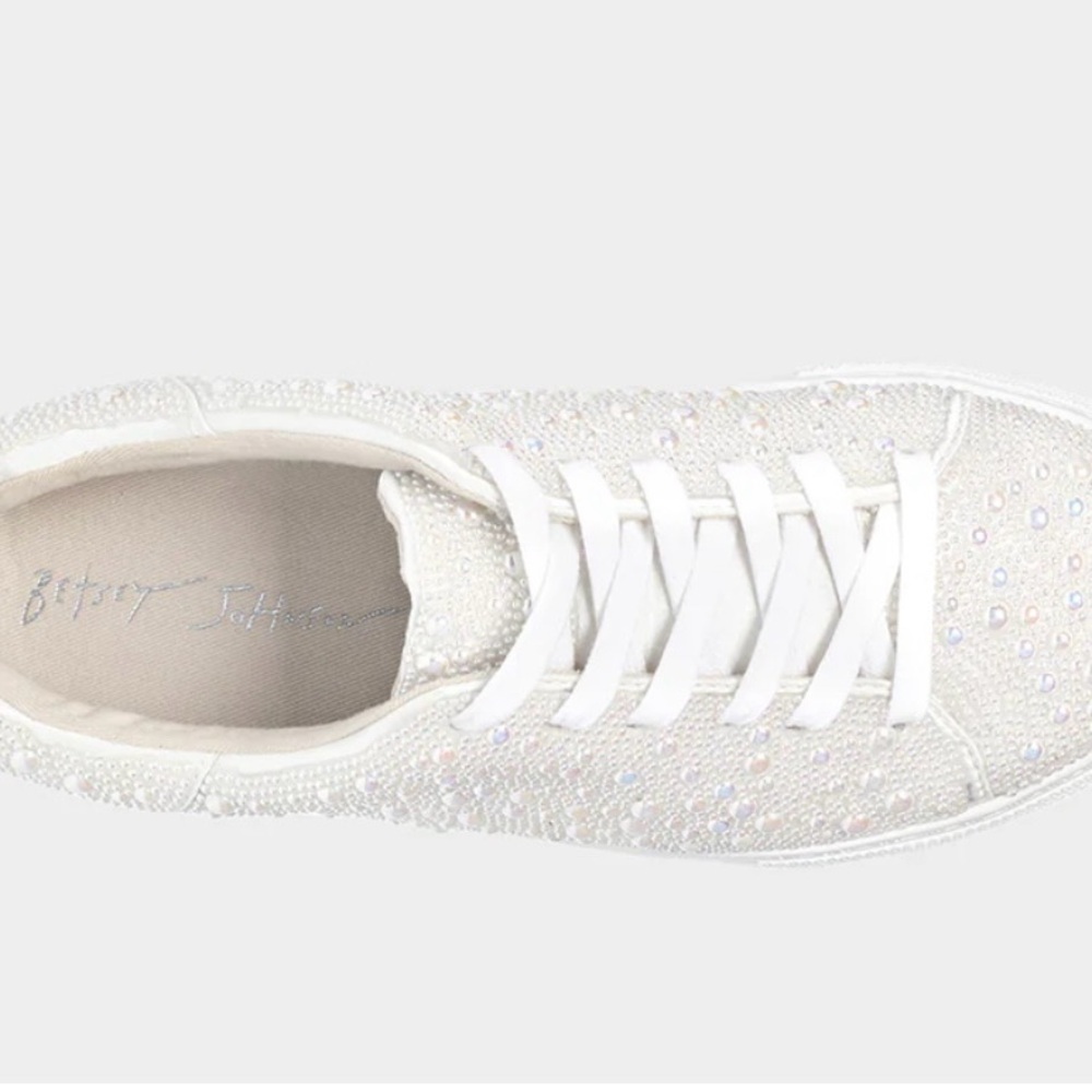 NEW IN BOX Betsy Johnson SIDNY all-over pearl platform sneaker! - Picture 4 of 6